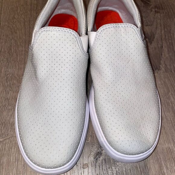 SPEEDO Perforated Casual Slip On Sneakers Gray size 10, NWT - Picture 2 of 6